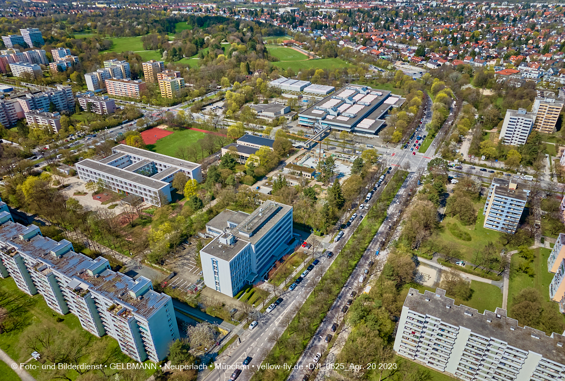 21.04.2023 - Luft- und Ebenenfotos vom Haus für Kinder in der Quiddestraße in Neuperlach